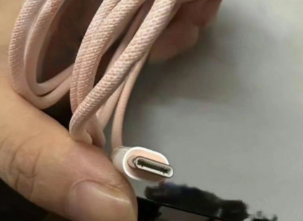 西青苹果15维修店分享iPhone15USB-C数据线长啥样